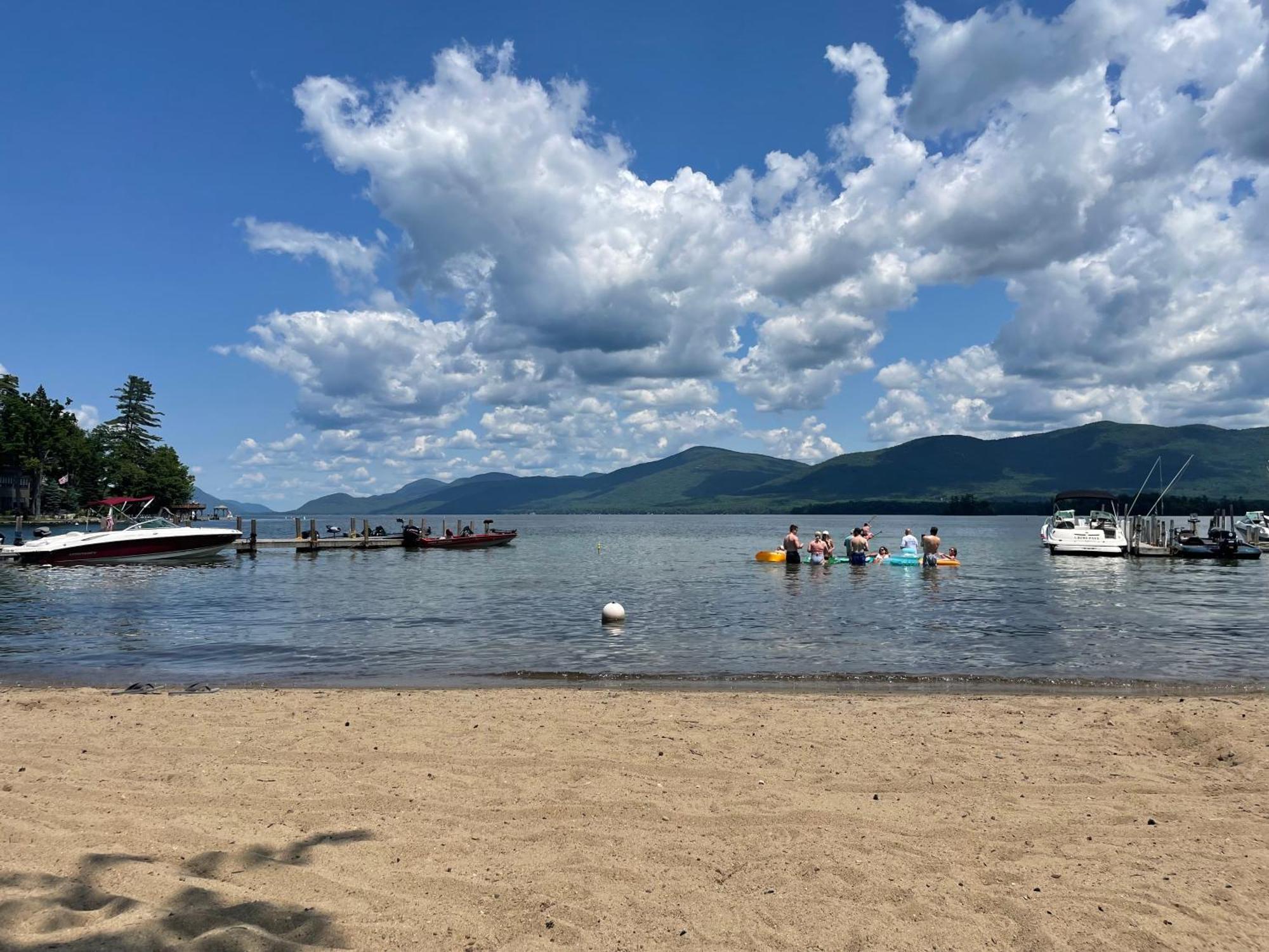 Hill View Motel And Cottages Lake George Exterior photo